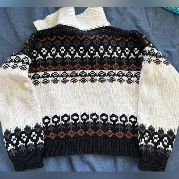 Multi color Cropped V-neck Sweater Women’s Medium - Picture 3 of 4